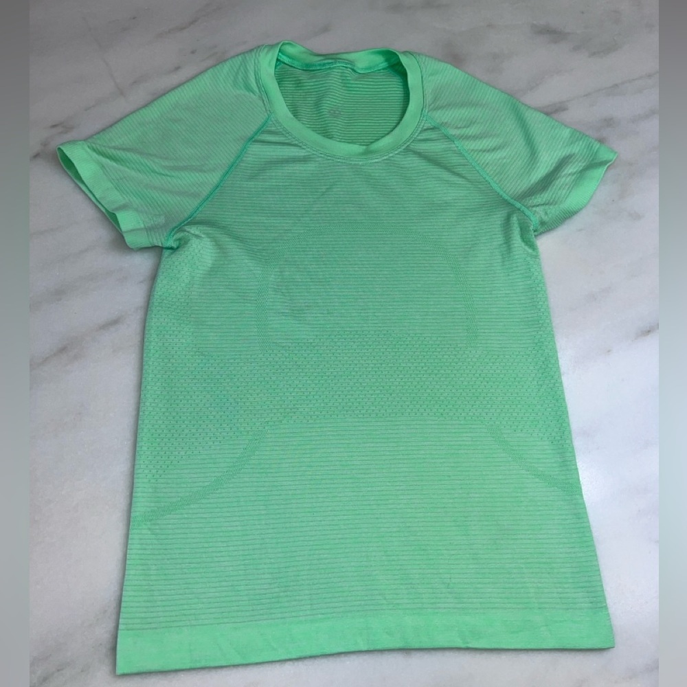 Lululemon swiftly short sleeve tee shirt mint green 2 guc pistachio